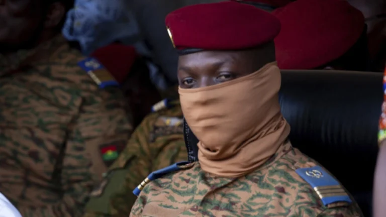 Burkina Faso ta bukaci dakarun Faransa su fice daga kasar