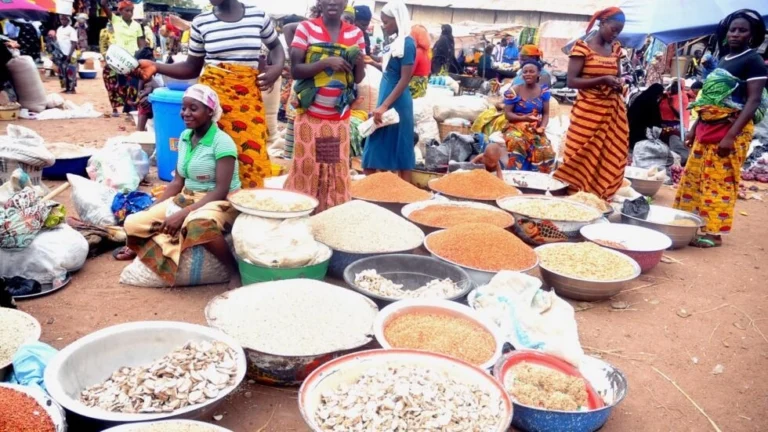 Farashin abinci ya rikito a Najeriya saboda rashin takardar Naira