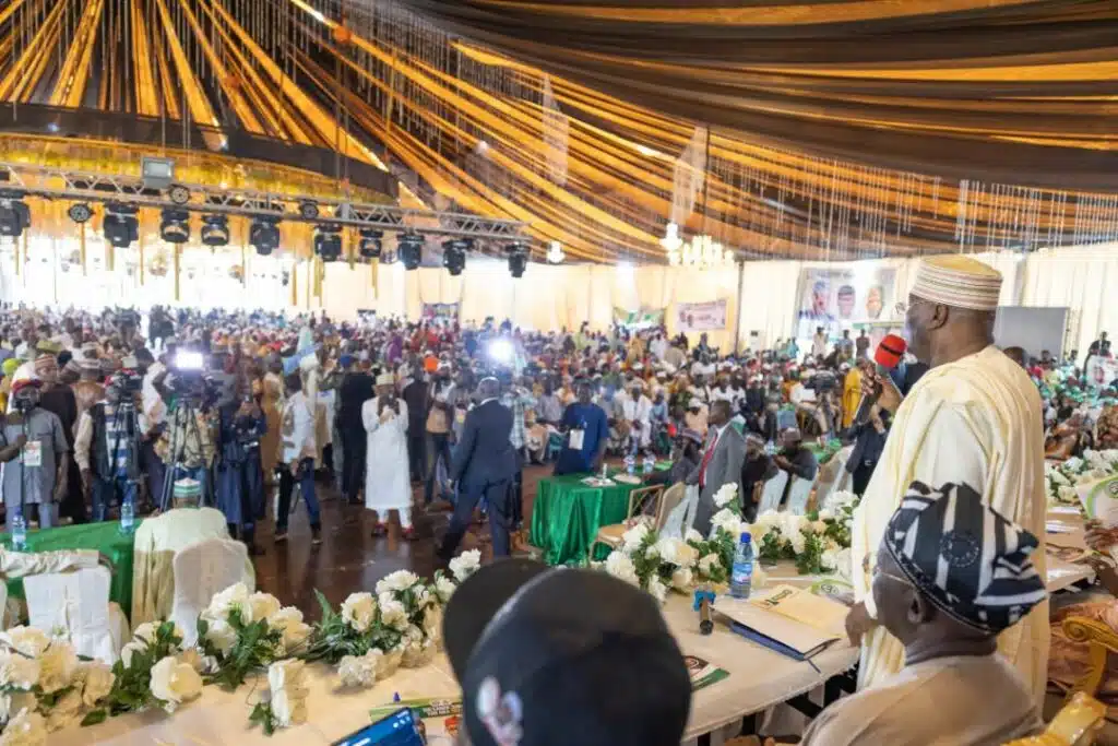 Atiku Abubakar addressing support groups in Kano